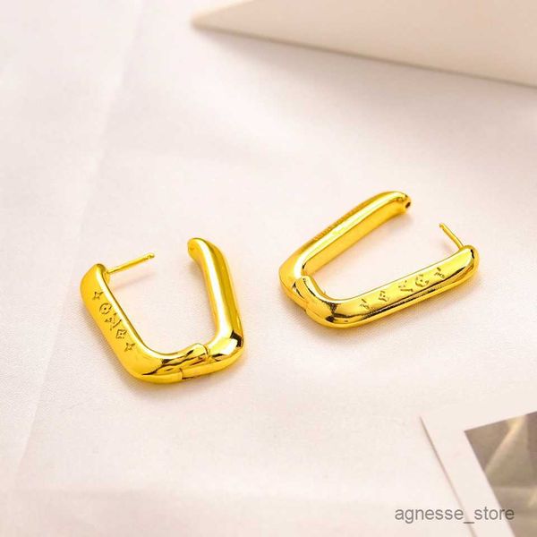 stud 18k gold stud earrings designer womens letter love earrings fashion family gift jewelry earrings luxury spring jewelry r230619, Golden;silver
stud 18k gold stud earrings designer womens letter love earrings fashion family gift jewelry earrings luxury spring jewelry r230619, Golden;silver