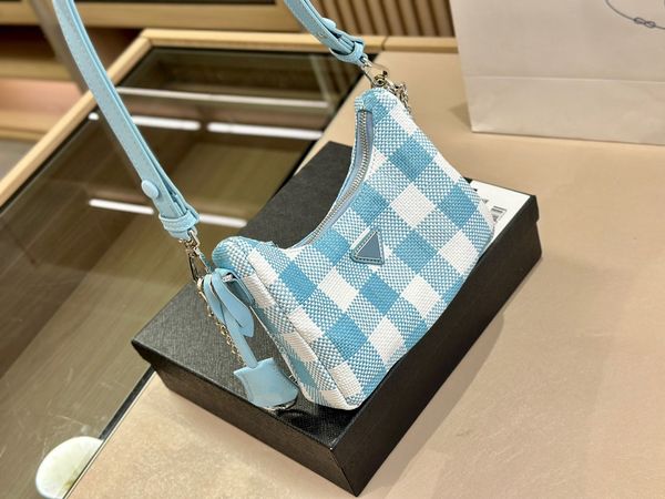 2023 new arrival underarm shoulder bags women fashion handbags 5a four colors plaid half moon bags
2023 new arrival underarm shoulder bags women fashion handbags 5a four colors plaid half moon bags