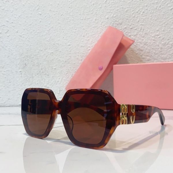 luxury designer sunglasses men's and women's sunglasses eyewear brand luxury sunglasses fashion classic uv400 goggles with frame w, White;black
luxury designer sunglasses men's and women's sunglasses eyewear brand luxury sunglasses fashion classic uv400 goggles with frame w, White;black