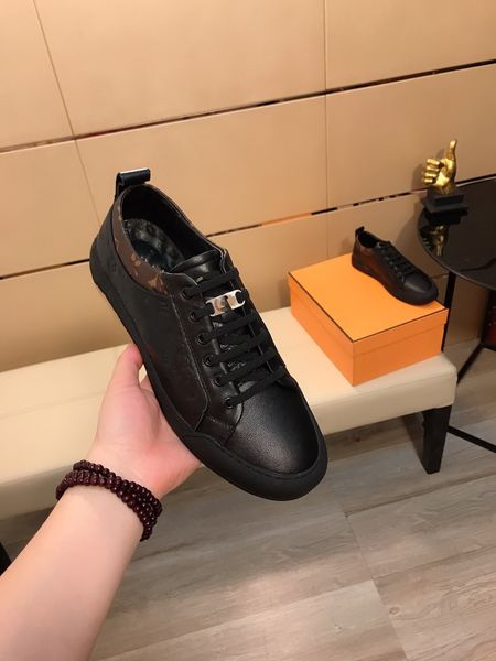 designer luxury sneakers men and women high shoes retro camouflage graffiti leather casual shoes inner lock shoes hy0515, Black
designer luxury sneakers men and women high shoes retro camouflage graffiti leather casual shoes inner lock shoes hy0515, Black