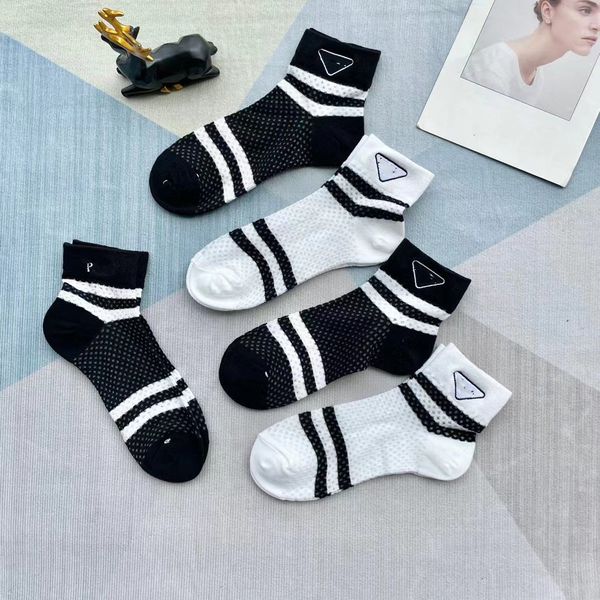 socks designer mens womens socks fashion five pair a set sports winter mesh letter printed cotton sock embroidery cotton breathable mans soc, Black;white
socks designer mens womens socks fashion five pair a set sports winter mesh letter printed cotton sock embroidery cotton breathable mans soc, Black;white