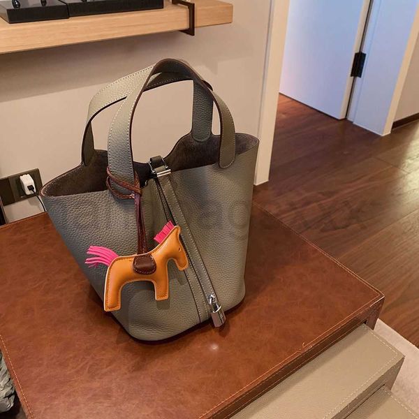 losea vegetable basket bag pu leather women's retro handbag bucket 2020 new fashion net red with multi color
losea vegetable basket bag pu leather women's retro handbag bucket 2020 new fashion net red with multi color