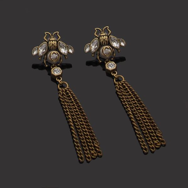 factory wholesale g letter pearl bee tassel retro color copper earrings with dust bag suitable for couples gifts, Silver
factory wholesale g letter pearl bee tassel retro color copper earrings with dust bag suitable for couples gifts, Silver