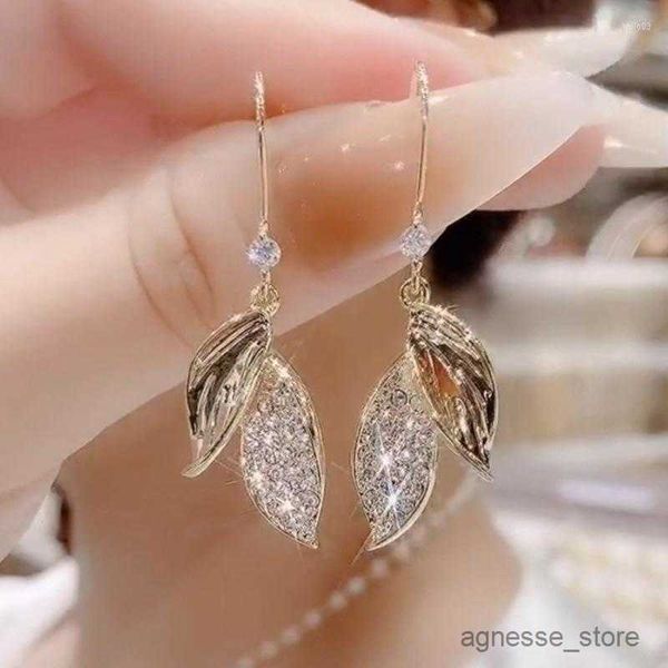stud stud earrings female luxury leaves for women full flowers earring bridal wedding jewelry gifts r230619, Golden;silver
stud stud earrings female luxury leaves for women full flowers earring bridal wedding jewelry gifts r230619, Golden;silver