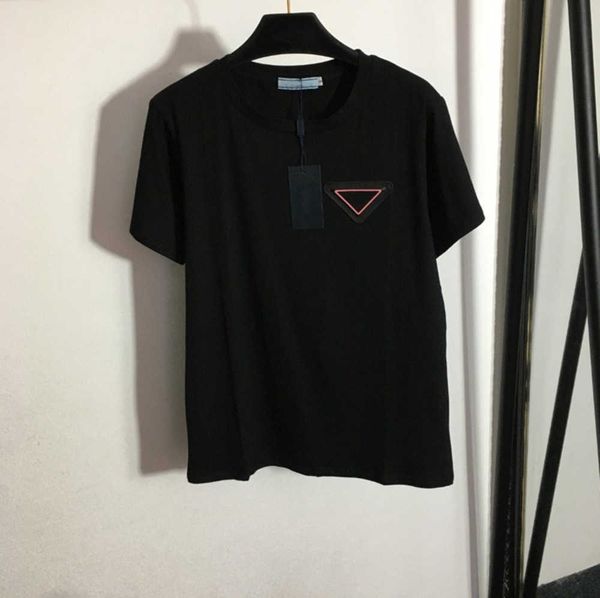 simple new womans clothes t shirt round neck logo letters triangle label rubber badge versatile solid black short-sleeved t-shirt designer s, White
simple new womans clothes t shirt round neck logo letters triangle label rubber badge versatile solid black short-sleeved t-shirt designer s, White