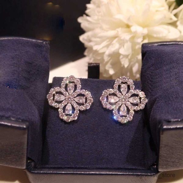 stud hip hop s925 pure silver earrings temperament lady earrings dance high-end quality luxury fashion eardrop r230619, Golden;silver
stud hip hop s925 pure silver earrings temperament lady earrings dance high-end quality luxury fashion eardrop r230619, Golden;silver