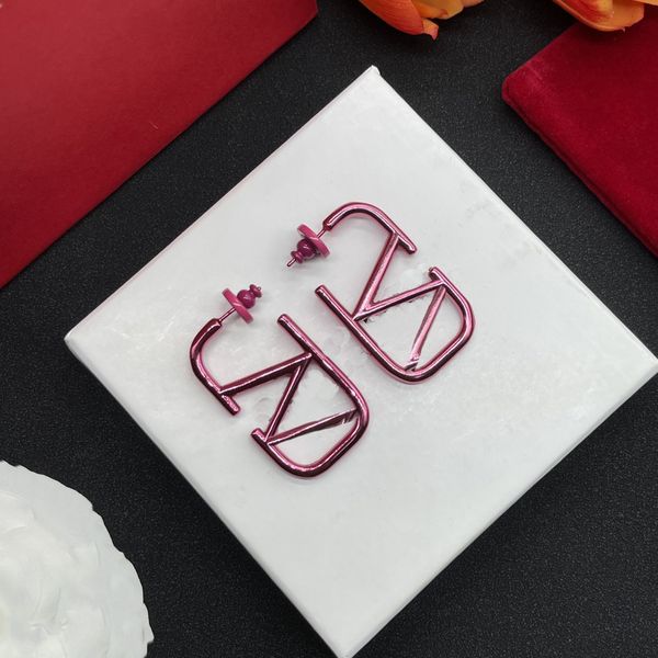 letter v metal logo earrings stud crystal earing women v earring luxury designer pearl women jewelry orecchini 28, Golden
letter v metal logo earrings stud crystal earing women v earring luxury designer pearl women jewelry orecchini 28, Golden
