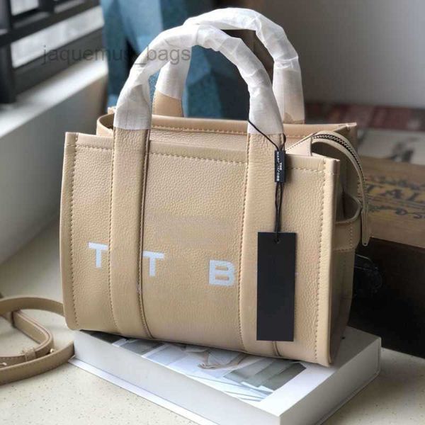 the tote bag women's hand bags luxury designer bag large capacity letter print fashion versatile handheld cross body
the tote bag women's hand bags luxury designer bag large capacity letter print fashion versatile handheld cross body