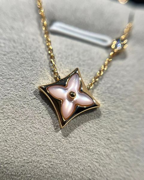 clover designer brand luxury pendant necklaces for women mother of pearl 4 leaf flower choker necklace jewelry gift original box packing, Silver
clover designer brand luxury pendant necklaces for women mother of pearl 4 leaf flower choker necklace jewelry gift original box packing, Silver