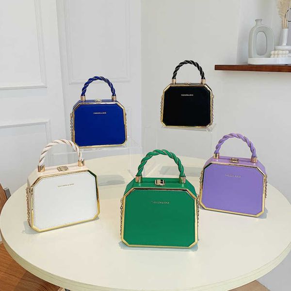 fried dough twists handbag box bag high grade small crowd messenger bag fashion gilt edged foreign style shoulder bag texture bag
fried dough twists handbag box bag high grade small crowd messenger bag fashion gilt edged foreign style shoulder bag texture bag
