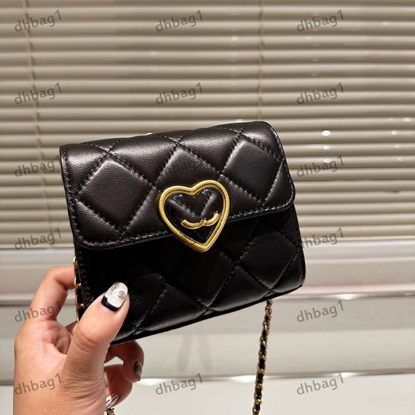 23s mini makeup bag shoulder bag leather diamond-patterned flip tote matelasse chain crossbody bags hardware metal love heart enamel buckle
23s mini makeup bag shoulder bag leather diamond-patterned flip tote matelasse chain crossbody bags hardware metal love heart enamel buckle