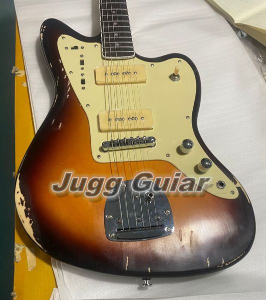 light relic jazzmaster journeyman faded 3-tone sunburst electric guitar white p90 pickups, alder body, vintage tuners, aged gold pickguard t
light relic jazzmaster journeyman faded 3-tone sunburst electric guitar white p90 pickups, alder body, vintage tuners, aged gold pickguard t