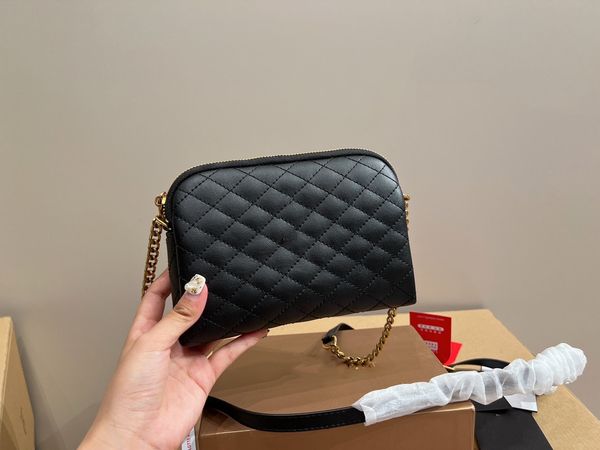 luxury women's shoulder bag chain bag designer bag crossbody bag simple and versatile with gift box
luxury women's shoulder bag chain bag designer bag crossbody bag simple and versatile with gift box