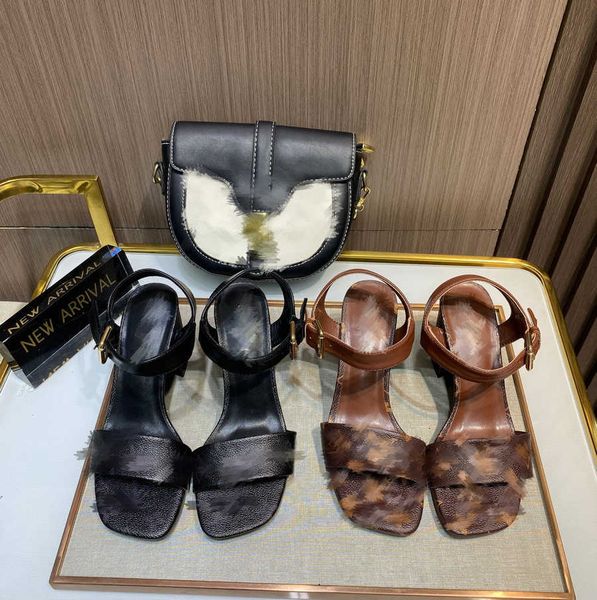 2023 womens sandals slides slipper summer luxurys designers real leather 7.5cm chunky heel platform brown sandles flats fashion old flower s, Black
2023 womens sandals slides slipper summer luxurys designers real leather 7.5cm chunky heel platform brown sandles flats fashion old flower s, Black