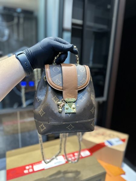 vintage double shoulder chain bag fashion designer women's backpack mini backpack handbag flower letter montsouris bb crossbodys bag fa
vintage double shoulder chain bag fashion designer women's backpack mini backpack handbag flower letter montsouris bb crossbodys bag fa