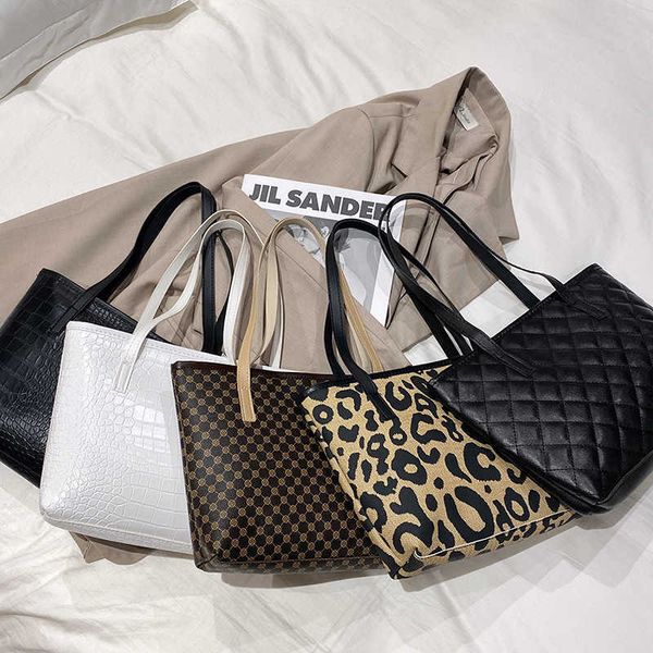 ladies fashion bag2022 fashion portable tote bag simple shoulder bag shopping bag women's bag
ladies fashion bag2022 fashion portable tote bag simple shoulder bag shopping bag women's bag