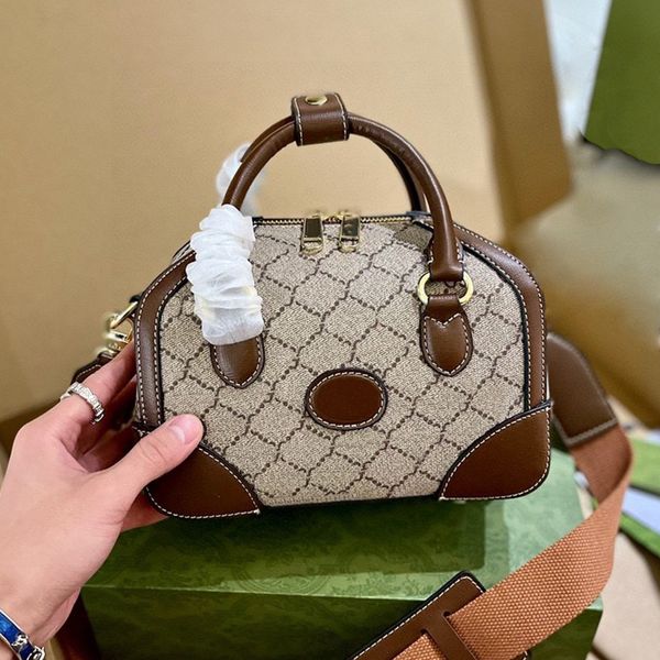 fashion designer bag womens portable boston bag mini leather pillow bag temperament handbag design sense small square bag
fashion designer bag womens portable boston bag mini leather pillow bag temperament handbag design sense small square bag