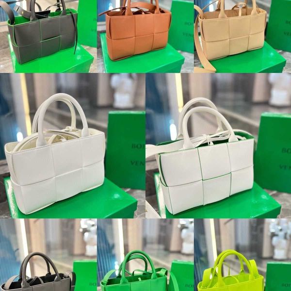 luxury bottegass venetas jodie woven cloud tote 2023 purse antique bag mini trendy high-end fashionable small vegetable basket portable cros
luxury bottegass venetas jodie woven cloud tote 2023 purse antique bag mini trendy high-end fashionable small vegetable basket portable cros
