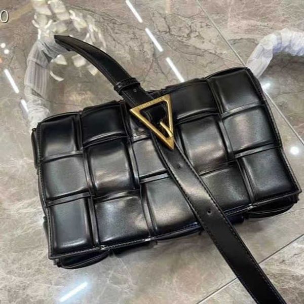 luxury bottegass venetas jodie woven cloud tote 2023 purse autumn and winter new pillow bag one shoulder crossbody large capacity versatile
luxury bottegass venetas jodie woven cloud tote 2023 purse autumn and winter new pillow bag one shoulder crossbody large capacity versatile