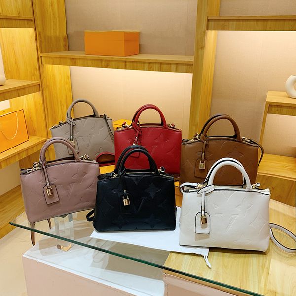 designer tote bags women shoulder bag fashion shoulder bag wallet famous handbag womens handbags bags mailman bag soft leather new
designer tote bags women shoulder bag fashion shoulder bag wallet famous handbag womens handbags bags mailman bag soft leather new