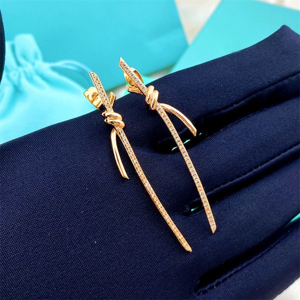 new s925 sterling silver designer tif stud earrings for women girls shining bling diamond crystal earring party wedding jewelry, Golden;silver
new s925 sterling silver designer tif stud earrings for women girls shining bling diamond crystal earring party wedding jewelry, Golden;silver