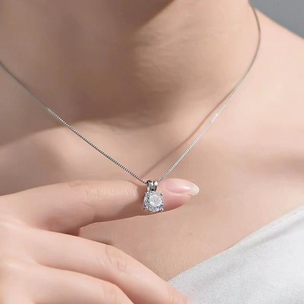 s925 sterling silver four claw zircon pendant with light luxury and small crowd ins style design sense collar chain temperament trendy women
s925 sterling silver four claw zircon pendant with light luxury and small crowd ins style design sense collar chain temperament trendy women