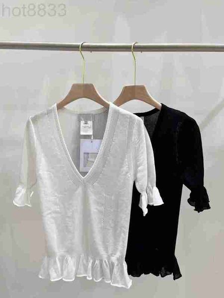 women's knits & tees designer 2023 spring summer milan runway sweaters v neck short sleeve high end jacquard pullover clothing 560o, White
women's knits & tees designer 2023 spring summer milan runway sweaters v neck short sleeve high end jacquard pullover clothing 560o, White