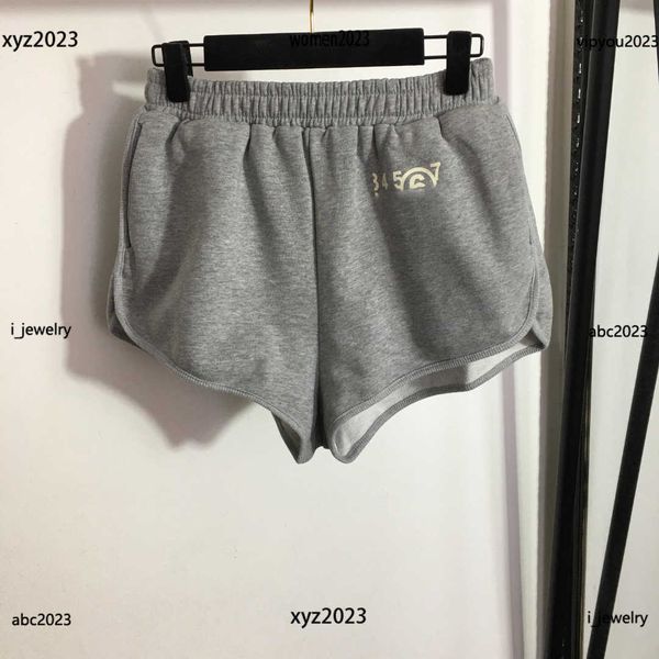luxury designer women shorts casual versatile girl shorts fashionable elastic waist bottoms multi-color optional shorts #multiple product, White;black
luxury designer women shorts casual versatile girl shorts fashionable elastic waist bottoms multi-color optional shorts #multiple product, White;black