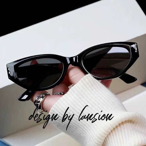 2023 new jennie same gm cat eye women's premium summer net red small frame american sunglasses, White;black
2023 new jennie same gm cat eye women's premium summer net red small frame american sunglasses, White;black