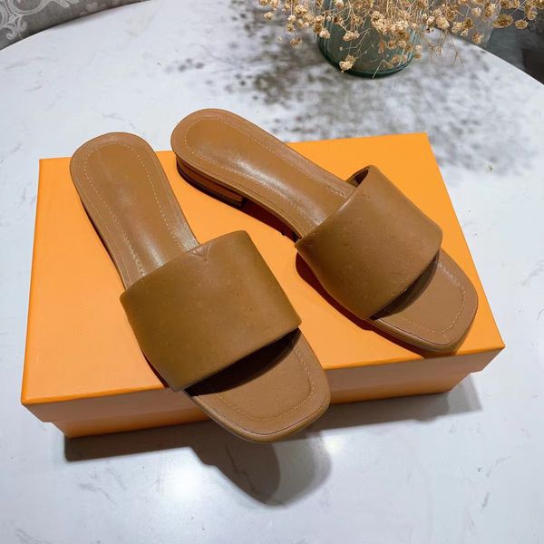 designer outwear slipper women summer 2023 leather l bath fashion women shoes beach classic flat size 35-42 5 styles black white orange
designer outwear slipper women summer 2023 leather l bath fashion women shoes beach classic flat size 35-42 5 styles black white orange