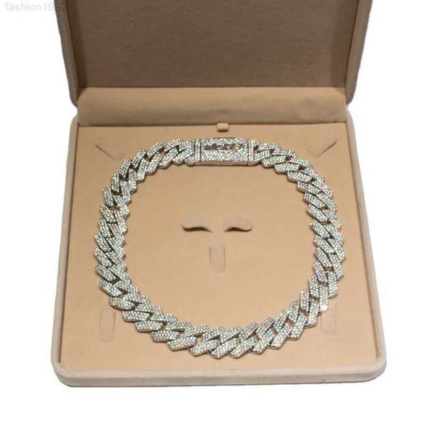 luxury moissanite cuban link chain hip hop schmuck 925 sterling silber 18mm vvs moissanite iced out from vietnam manufacturer, Silver
luxury moissanite cuban link chain hip hop schmuck 925 sterling silber 18mm vvs moissanite iced out from vietnam manufacturer, Silver