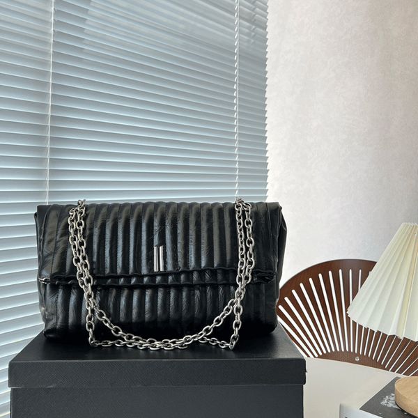 chain tote bag crossbody handbags messenger bags genuine leather silver letter shoulder handbag purse clutch wallet internal zipper pocket
chain tote bag crossbody handbags messenger bags genuine leather silver letter shoulder handbag purse clutch wallet internal zipper pocket