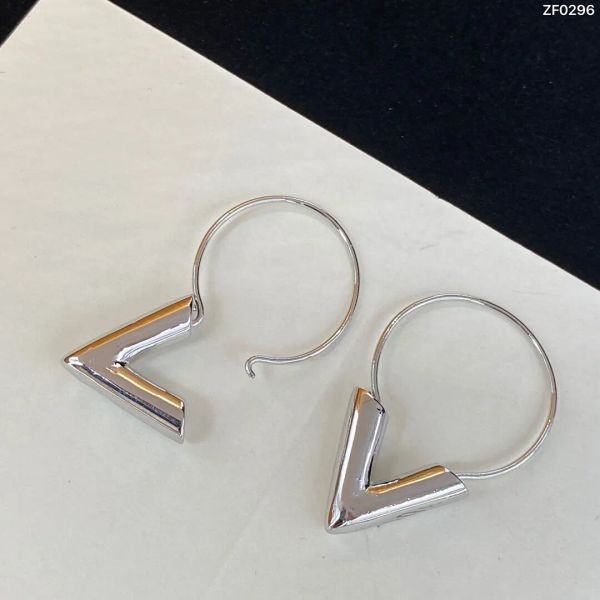 designer ring glod silver luxury letters earrings stud brand designers geometric famous women round rhinestone pearl earring wedding party j
designer ring glod silver luxury letters earrings stud brand designers geometric famous women round rhinestone pearl earring wedding party j