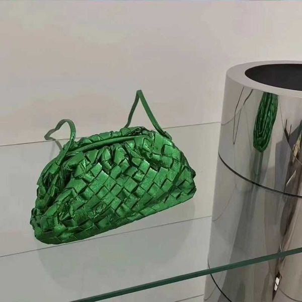 luxury bottegass venetas jodie woven cloud tote 2023 purse women's bag niche design internet celebrity shoulder crossbody dumpling smal
luxury bottegass venetas jodie woven cloud tote 2023 purse women's bag niche design internet celebrity shoulder crossbody dumpling smal