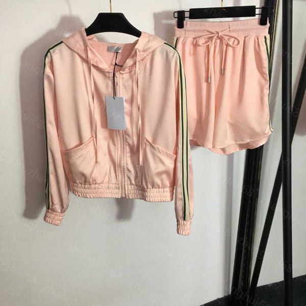 23ss casual suit women shorts sets womens designer clothing strip webbing long sleeve hooded zipper coat elasticated waist shorts set women, White
23ss casual suit women shorts sets womens designer clothing strip webbing long sleeve hooded zipper coat elasticated waist shorts set women, White