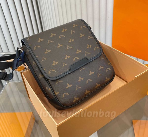 latest version leather lapbag man's briefcase messenger bag fashionable casual travel satchel shoulder bags cross body school bookbag p
latest version leather lapbag man's briefcase messenger bag fashionable casual travel satchel shoulder bags cross body school bookbag p