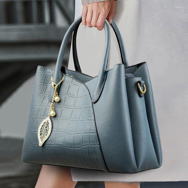 shoulder bags leather crossbody for women fashion designer purses and handbags large capacity messenger
shoulder bags leather crossbody for women fashion designer purses and handbags large capacity messenger