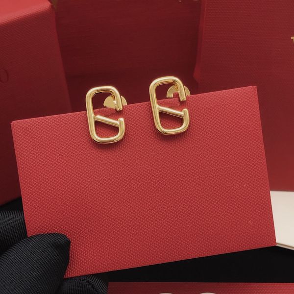designer letter v metal logo earrings stud earing women tassel love internet celebrity v earring female luxury pearl jewelry orecchini 56, Golden
designer letter v metal logo earrings stud earing women tassel love internet celebrity v earring female luxury pearl jewelry orecchini 56, Golden
