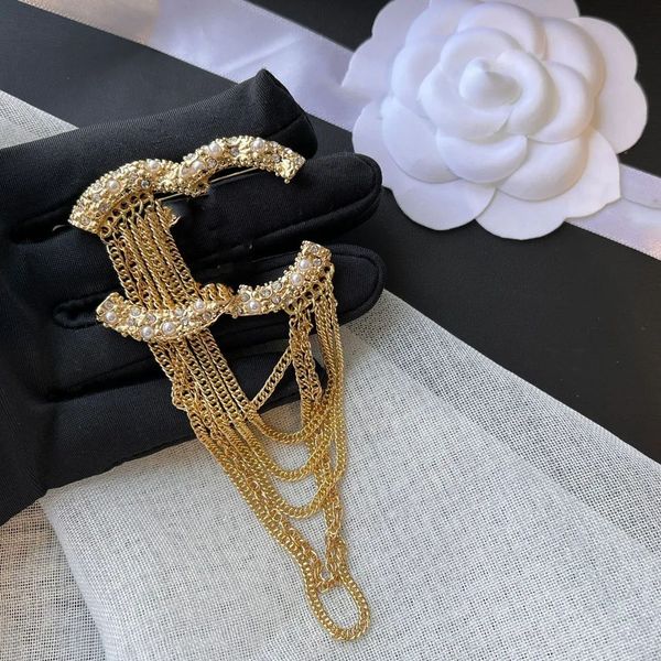 brand designer double letter brooches women men luxury rhinestone diamond crystal pearl brooch suit laple pin metal fashion jewelry accessor, Gray
brand designer double letter brooches women men luxury rhinestone diamond crystal pearl brooch suit laple pin metal fashion jewelry accessor, Gray