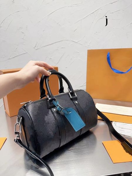 2023classic nigo keepall miniz pillow bag luxury cowhide capucines women's shoulder bag in stylish colors size 25
2023classic nigo keepall miniz pillow bag luxury cowhide capucines women's shoulder bag in stylish colors size 25