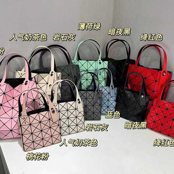 sanzhai same lifetime handheld small square box japanese simple lingge one shoulder women's bag frosted candy bag
sanzhai same lifetime handheld small square box japanese simple lingge one shoulder women's bag frosted candy bag