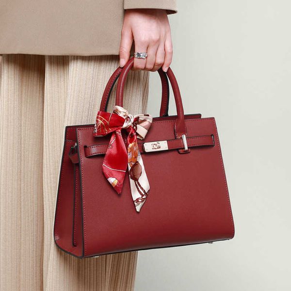 viney bag versatile new women's bag large capacity red bride wedding bag autumn and winter leather mother's handbag
viney bag versatile new women's bag large capacity red bride wedding bag autumn and winter leather mother's handbag