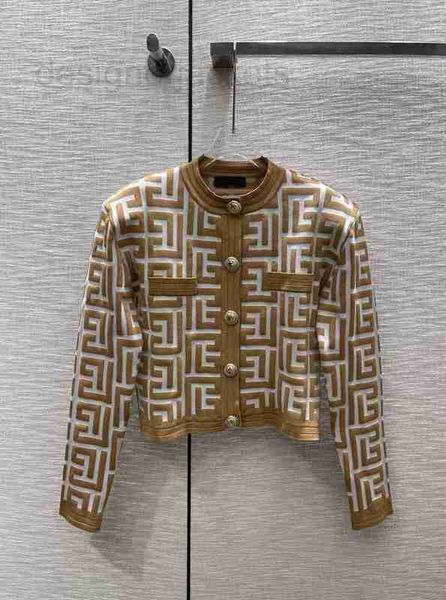 women's sweaters designer 2023 spring summer milan runway o neck long sleeve sweater high end jacquard cardigan 36mn, White;black
women's sweaters designer 2023 spring summer milan runway o neck long sleeve sweater high end jacquard cardigan 36mn, White;black