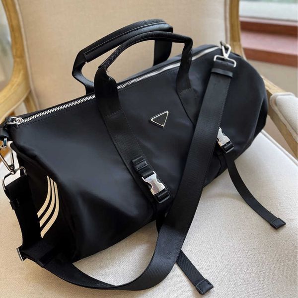designer new nylon travel bag leather outdoor sports handheld waterproof backpack fashion large capacity business light leisure boarding bag
designer new nylon travel bag leather outdoor sports handheld waterproof backpack fashion large capacity business light leisure boarding bag