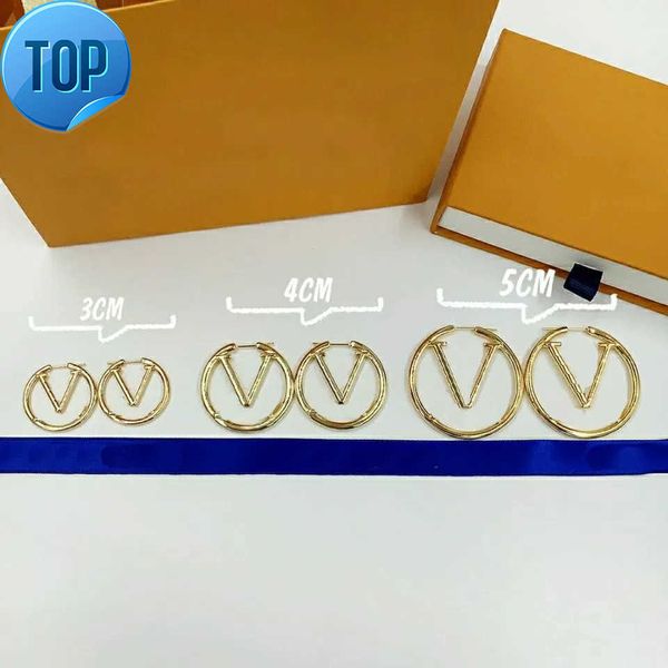 fashion designer hoop earrings 3/4/5cm classic letter 2colors gold and silver big circle simple earrings initial womens ladies jewelry earri, Golden;silver
fashion designer hoop earrings 3/4/5cm classic letter 2colors gold and silver big circle simple earrings initial womens ladies jewelry earri, Golden;silver