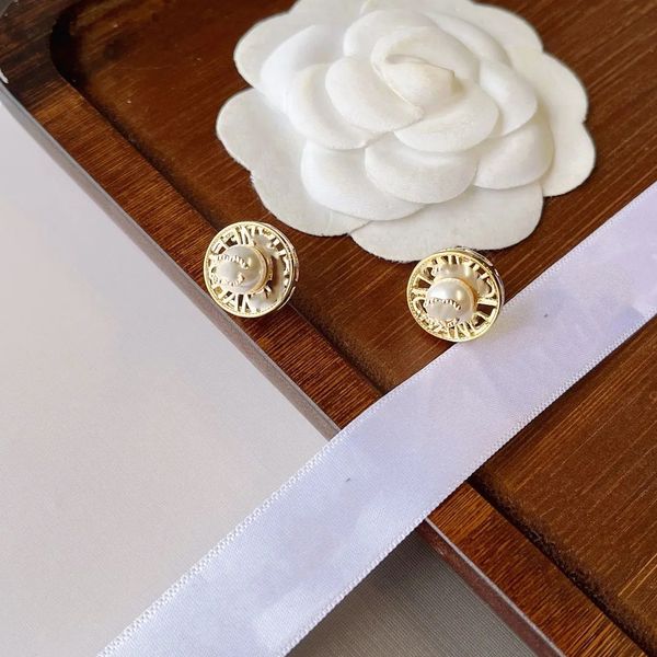 luxury pearl earrings designer womens gold heart rhinestone stud earrings gift for girlfriend and wife wedding party jewelry 2023, Golden;silver
luxury pearl earrings designer womens gold heart rhinestone stud earrings gift for girlfriend and wife wedding party jewelry 2023, Golden;silver