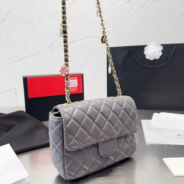 multicolour badge women flap shoulder bag diamond lattice leather quilted mini clutch classic crossbody designer bag evening luxury handbag
multicolour badge women flap shoulder bag diamond lattice leather quilted mini clutch classic crossbody designer bag evening luxury handbag