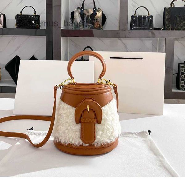 wool bucket shoulder bag women plush teddy tote designer handbag fashion crossbody bags lady messengerbag purse
wool bucket shoulder bag women plush teddy tote designer handbag fashion crossbody bags lady messengerbag purse