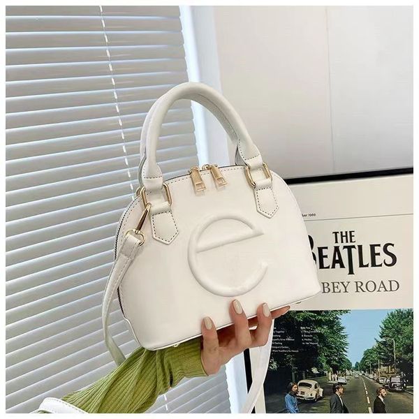 2023 new women's handbag summer beach shoulder crossbody shopping bag bag bag bb capacity large bag luxury e black makeup bag mwrve
2023 new women's handbag summer beach shoulder crossbody shopping bag bag bag bb capacity large bag luxury e black makeup bag mwrve
