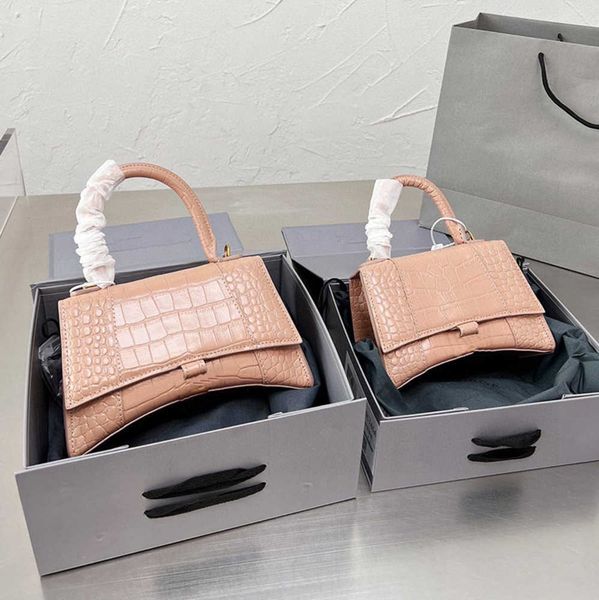 bags totes hand designer women classic imitation brand stone pattern single shoulder hourglass versatile commuting party french minority
bags totes hand designer women classic imitation brand stone pattern single shoulder hourglass versatile commuting party french minority